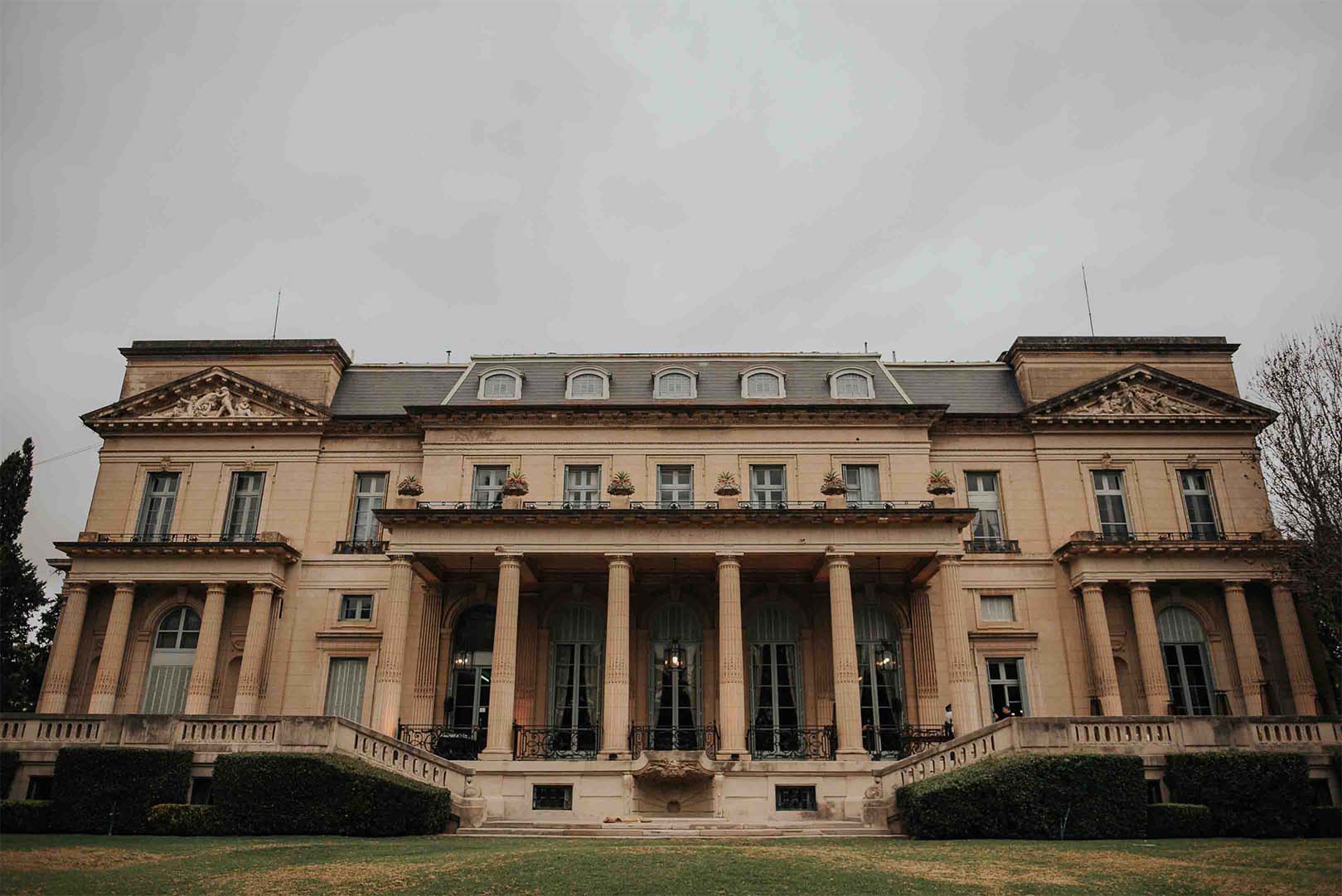 Fachada del palacio